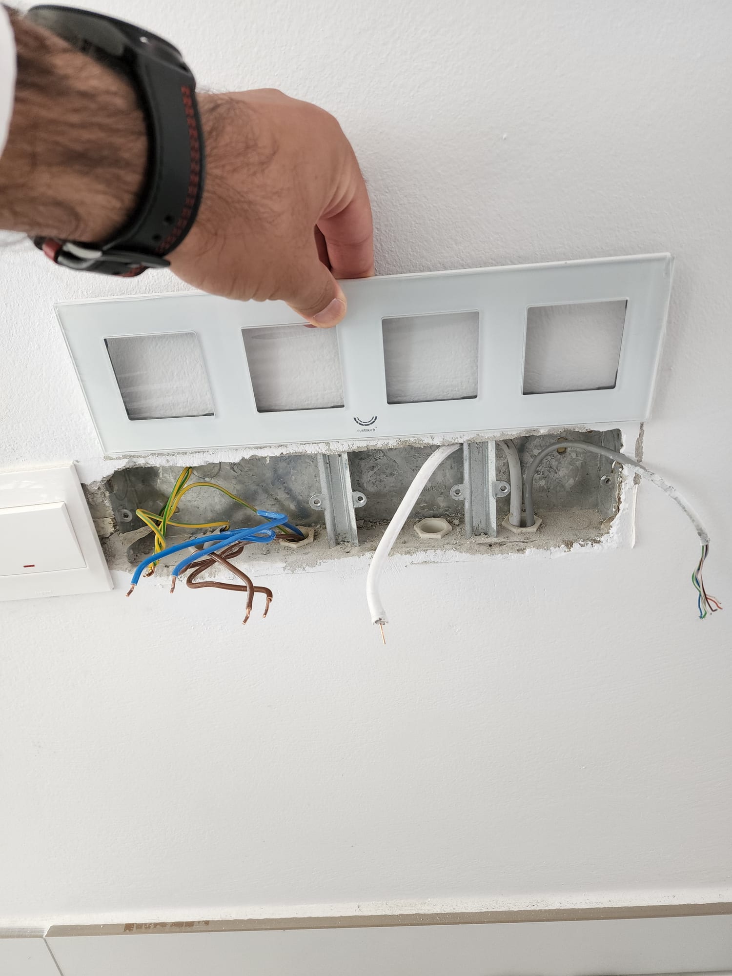 Technical service and engineering for eyetouch installations
